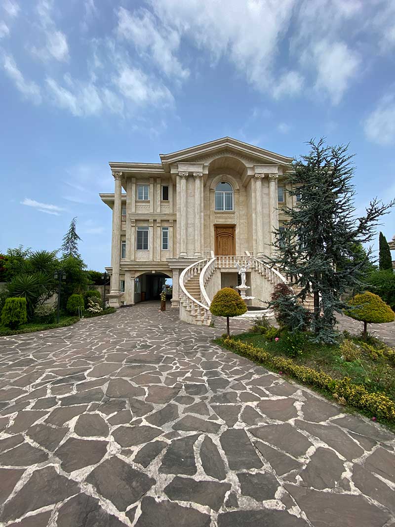 کاخ ویلای کلاسیک ساحلی