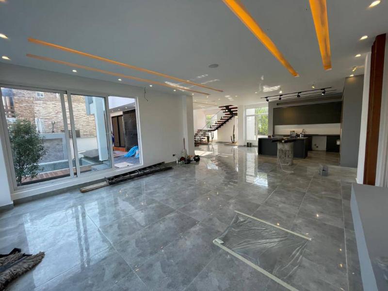 ویلا مدرن شهرکی روف