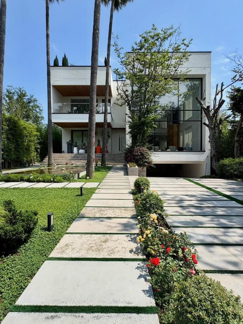 ویلای مدرن و زیبا 